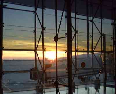 BarcelonaAirport.jpg (12704 bytes)