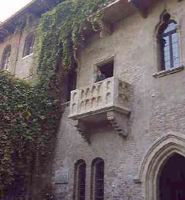 JulietsBalcony-Verona.jpg (14951 bytes)